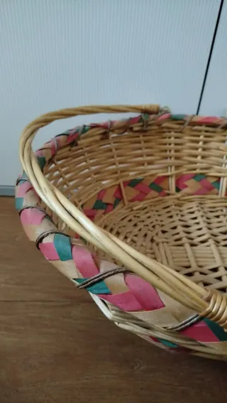 Cesto in vimini decorato
