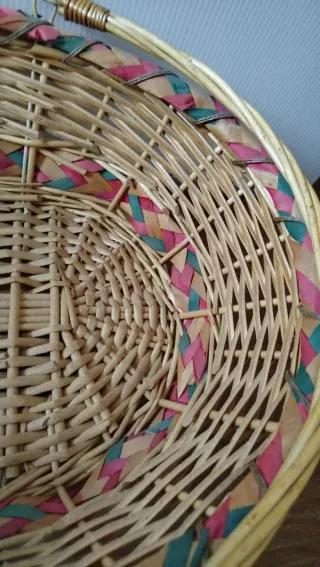 Cesto in vimini decorato