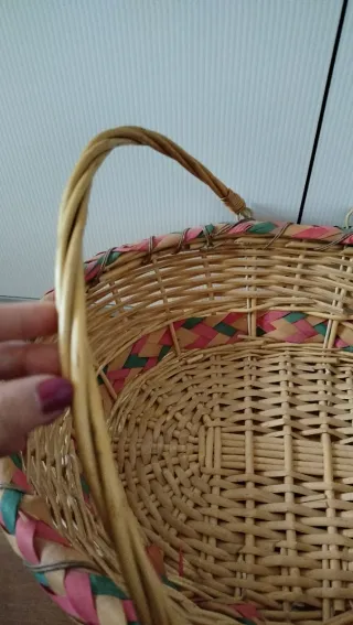 Cesto in vimini decorato