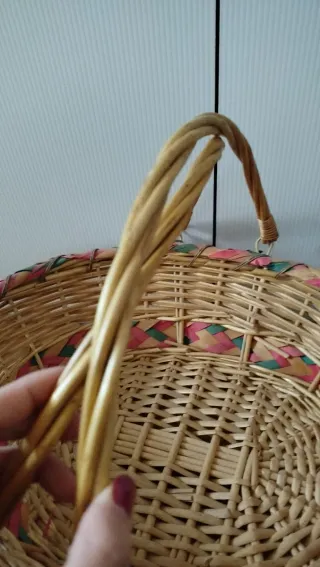 Cesto in vimini decorato