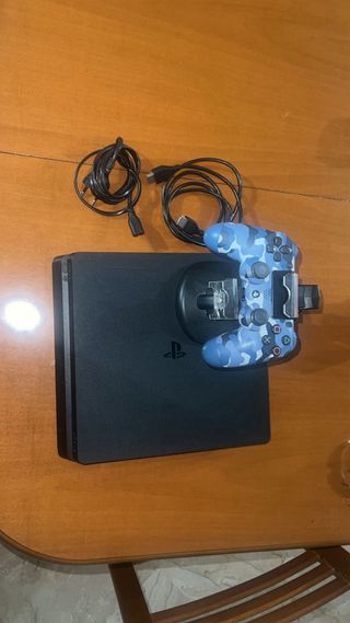 PS4 (PlayStation 4) Nera