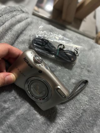 Cámara Nikon Coolpix L31 Plata