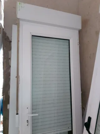 Balconera PVC cerradura con  llave abatible 87,23