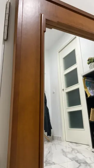 Cuadro con espejo de madera y cristal