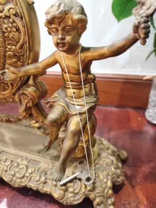 Reloj de sobremesa antiguo de bronce