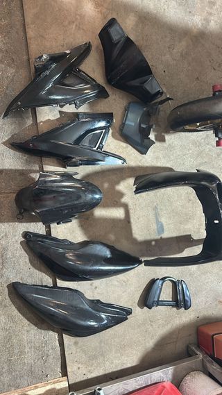 Kit Placas Aerox Negro Brillante