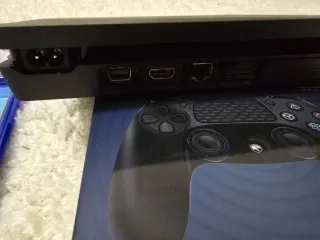 Consola PS4 Slim 1TB Negra + Juegos y Mando