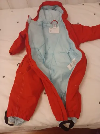 Mono de nieve rojo 2 años + manoplas