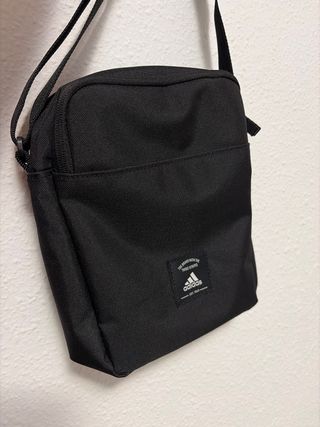 Riñonera Adidas Negra