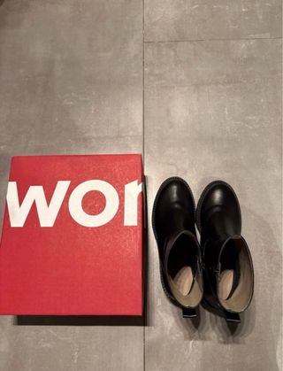 Botines negros de cuero