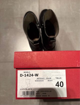 Botines negros de cuero