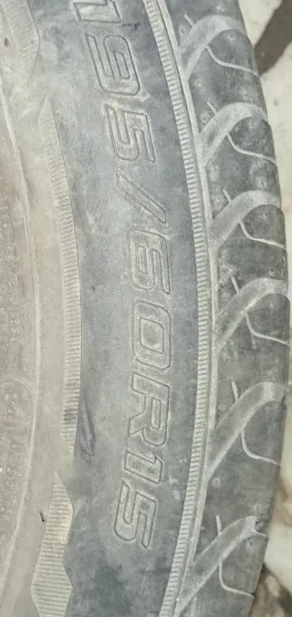Neumático 195/60R15