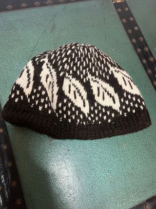 Cappello lana lavorato a maglia