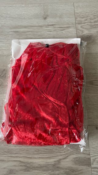 Casco espartano con capa