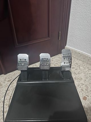 Volante Thrustmaster T150 PRO (PS4 PS5 PC)