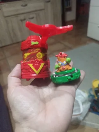 Peonza Superthings con Lanzador y Muñeco