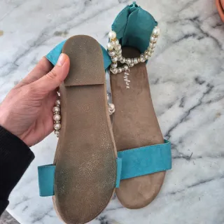 Sandali estivi con perle