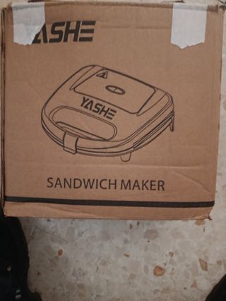 Sandwichera YASHE nueva en caja