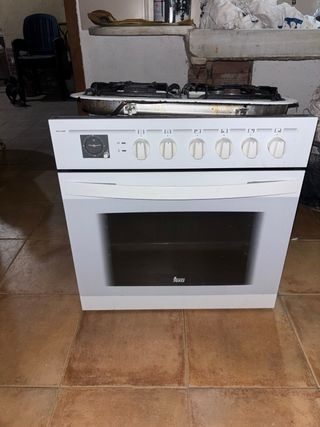 Cucina a gas TEKA con forno