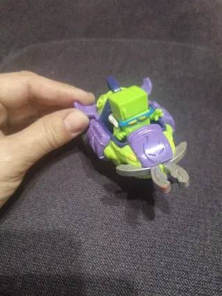 Coches Superthings con muñecos