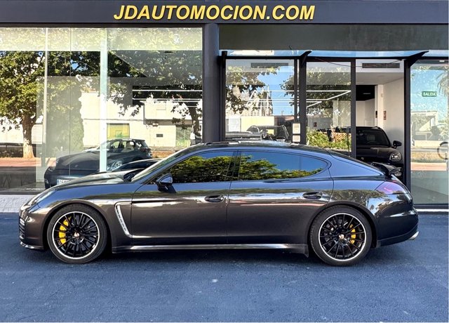 Porsche Panamera turbo S executive