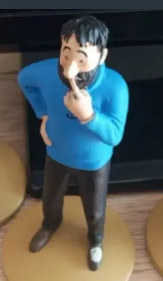 Figura Capitán Haddock pensativo + Libro