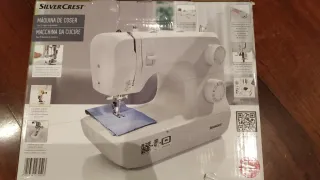 Máquina de Costura Silvercrest + Acessórios