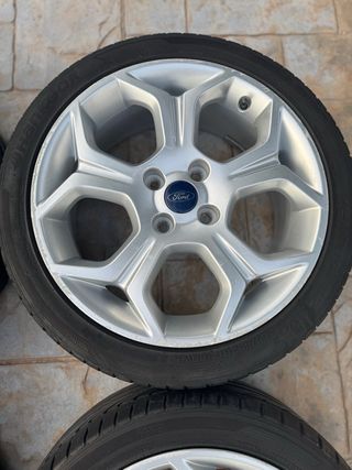 Llantas Ford 205/45/ZR17/88W
