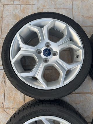 Llantas Ford 205/45/ZR17/88W