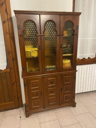 Vetrinetta in legno con ante in vetro