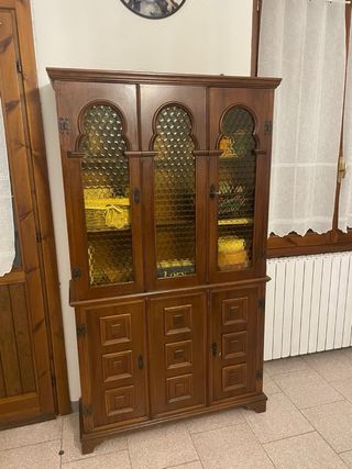 Vetrinetta in legno con ante in vetro