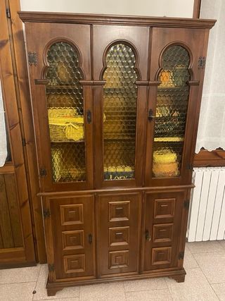 Vetrinetta in legno con ante in vetro