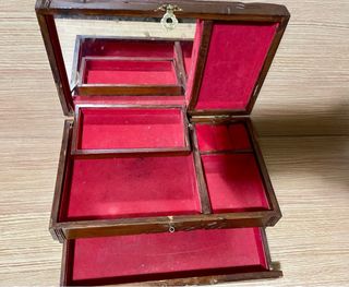 Joyero antiguo musical.