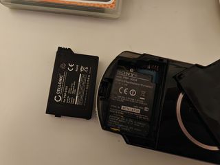 PSP 3004 Nero + 2 Giochi + Scheda 2GB