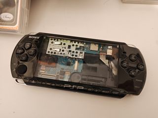 PSP 3004 Nero + 2 Giochi + Scheda 2GB