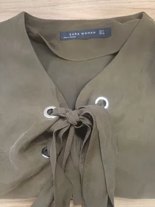Blusa Zara verde con lazada