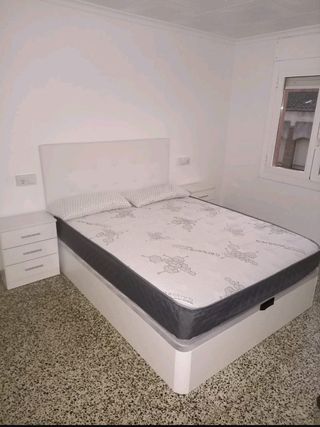 Liquidación:canapés y colchones armarios y sofas