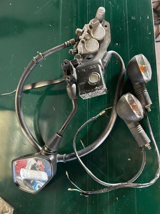 Despiece Hyosung GT 125 Comet Naked Negra