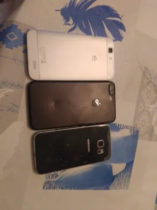 Lote 3 móviles: iPhone 7 Plus, P8 Lite, S6 Edge