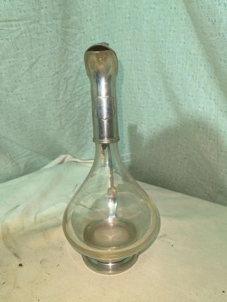 Jarra de cristal antigua con cisne