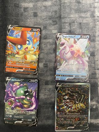 Lote 4 Cartas Pokémon V: Victini, Palkia, Garbodor