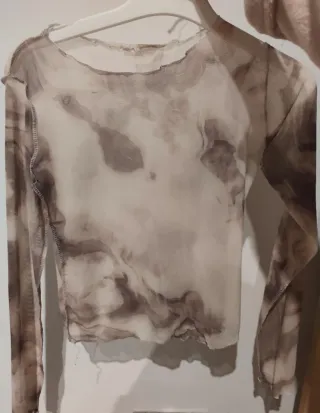 Top transparente estampado