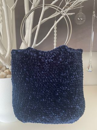 Bolso crochet terciopelo azul