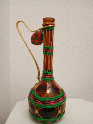 Garrafa antigua decorada