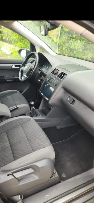 Volkswagen Touran 2011