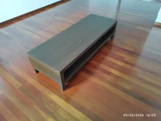 Mesa de centro de madera oscura
