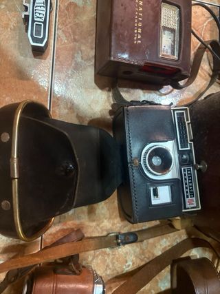 Lote antiguedades cámaras, radios y prismáticos