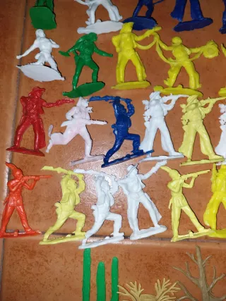 Lote - 48 Índios e Cowboys Antigos