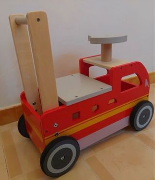 Andador de madera para niños