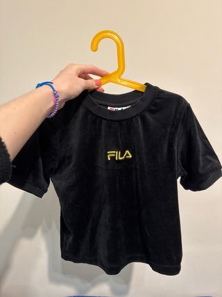Lote 2 Camisetas Crop Top Fila y SikSilk
